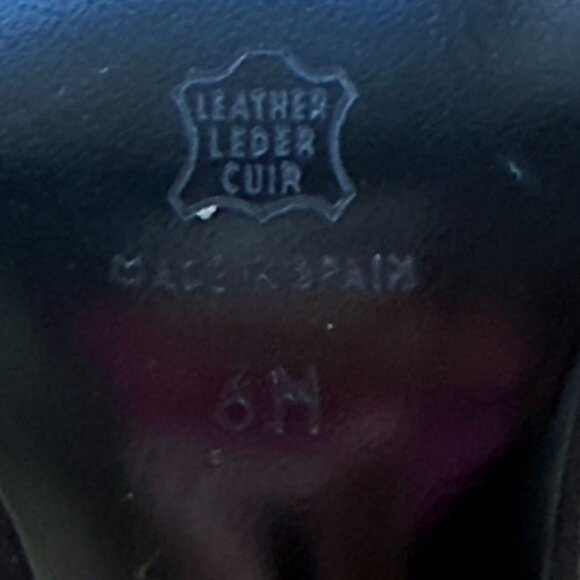 Banana Republic Black Dress Pumps, Subtle Bow Detail on Toes, Leather, Size 6M - Picture 7 of 10